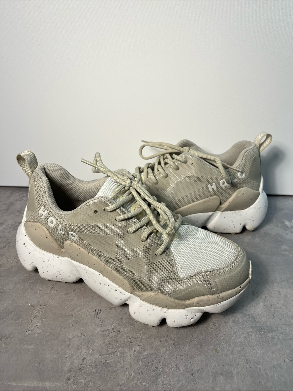 HOLO Footwear Nephelae Women’s Running Shoe Oyster Gray Chunky Sz 7